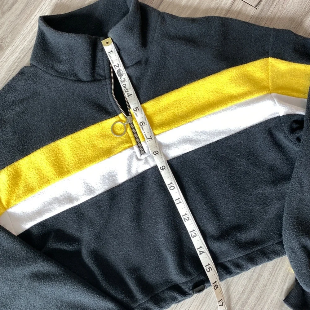 H&M Divided Short Crop Fleece Top Size XS
